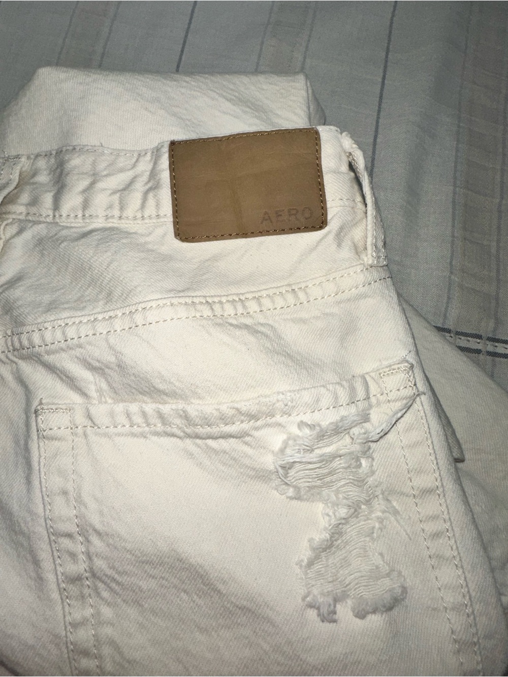 Aeropostale 90's Baggy Off-White Jeans - Picture 5 of 6
